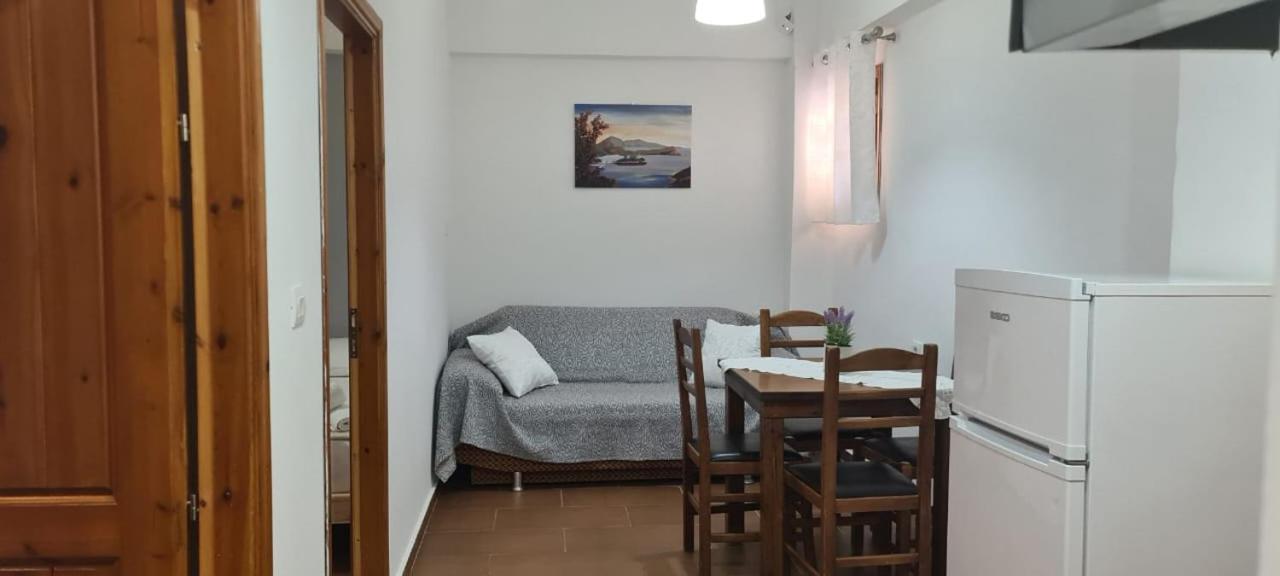 Apart-Hotel Llazari Himarë Dış mekan fotoğraf
