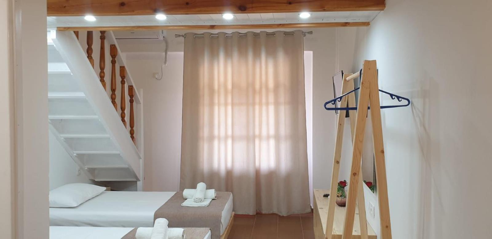 Apart-Hotel Llazari Himarë Oda fotoğraf