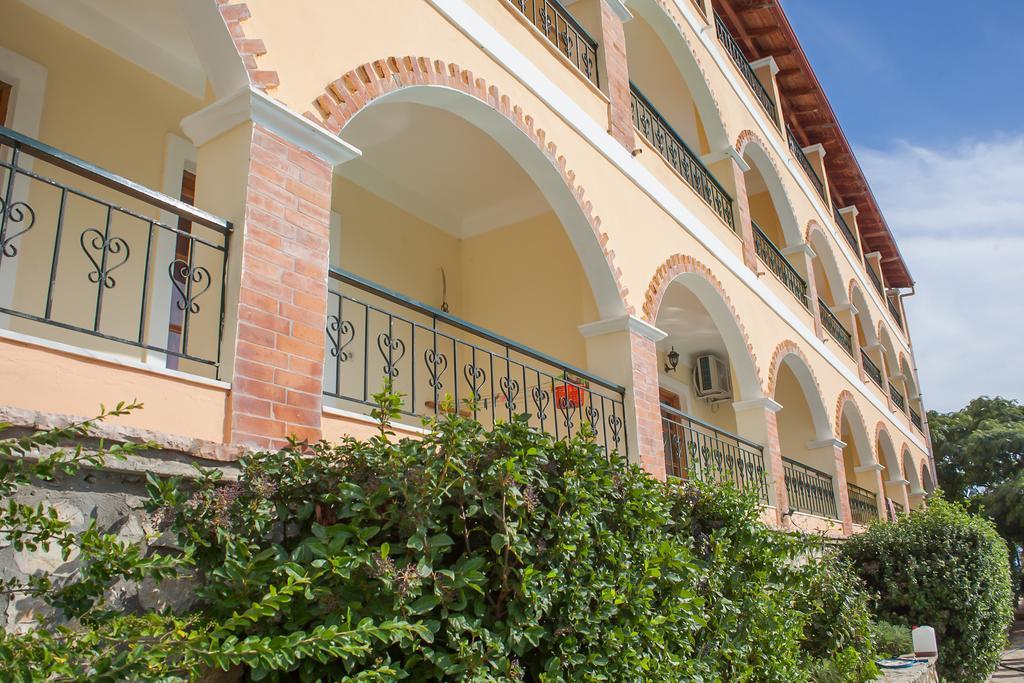 Apart-Hotel Llazari Himarë Dış mekan fotoğraf
