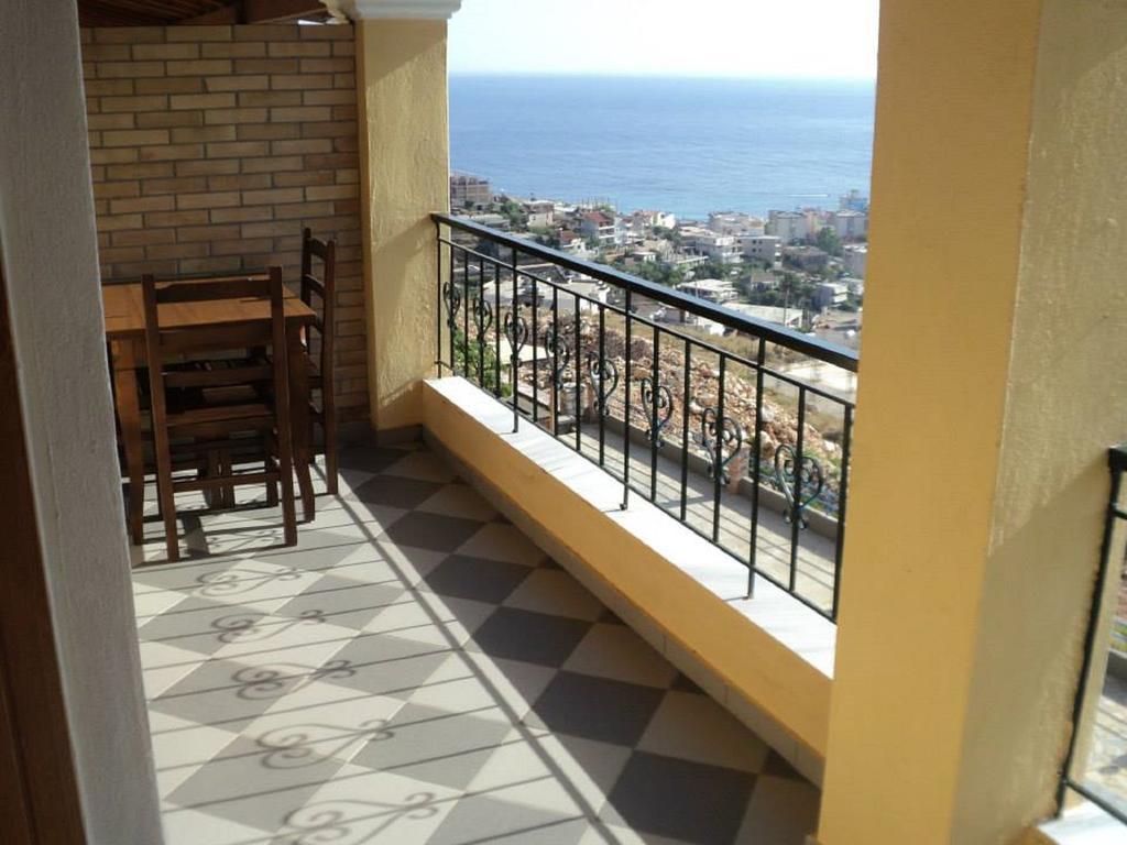 Apart-Hotel Llazari Himarë Oda fotoğraf